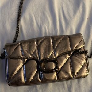 Elegant Metallic Quilted Shoulder Bag